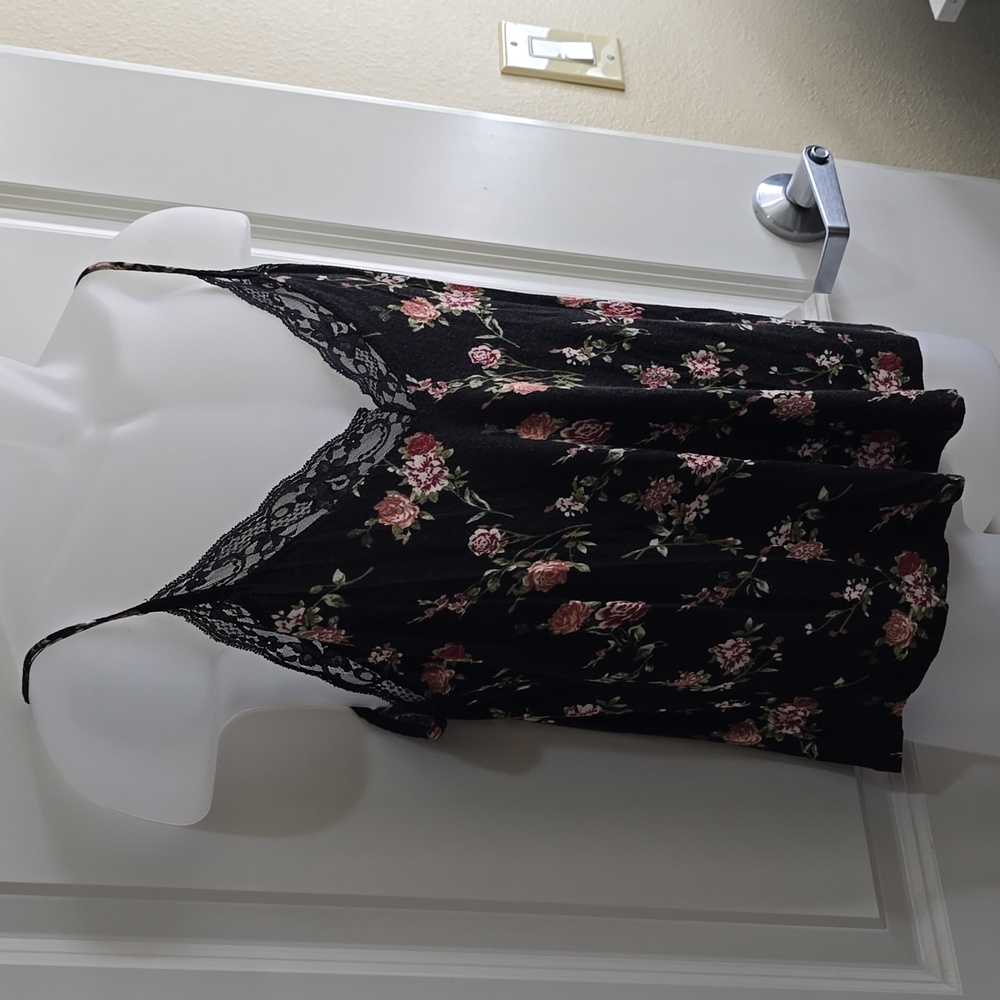 FOREVER 21 FLORAL TANK TOP‎ SIZE XL - Picture 4 of 8